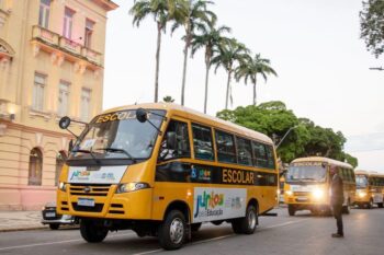 Blog do Carlos Eugênio Raquel Lyra reforça Transporte Escolar dos